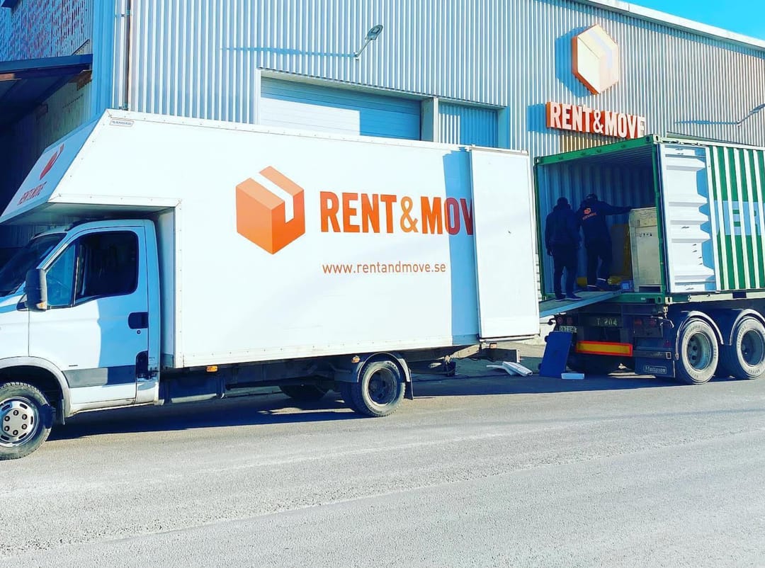 Rent and Move moving team